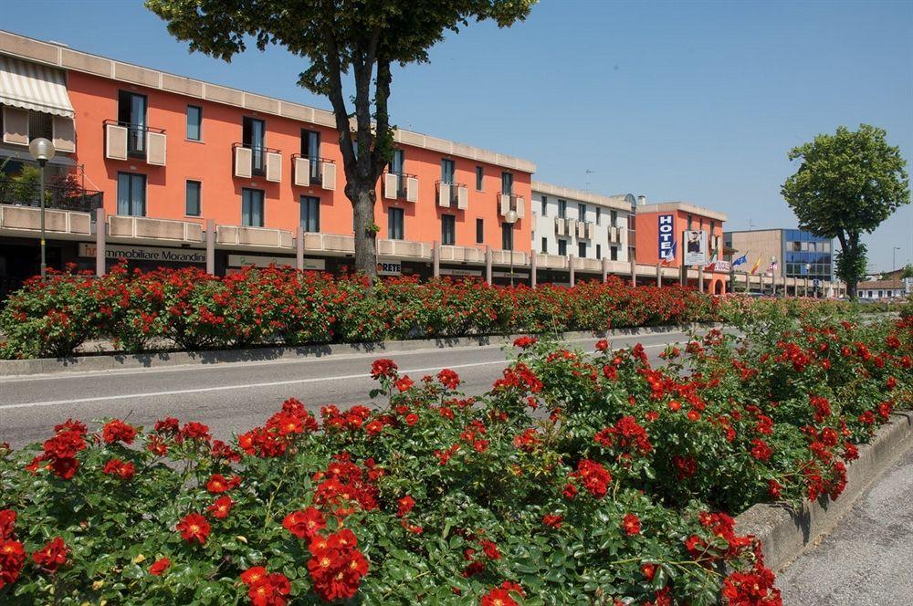 Hotel Residence Ducale Porto Mantovano Exterior foto
