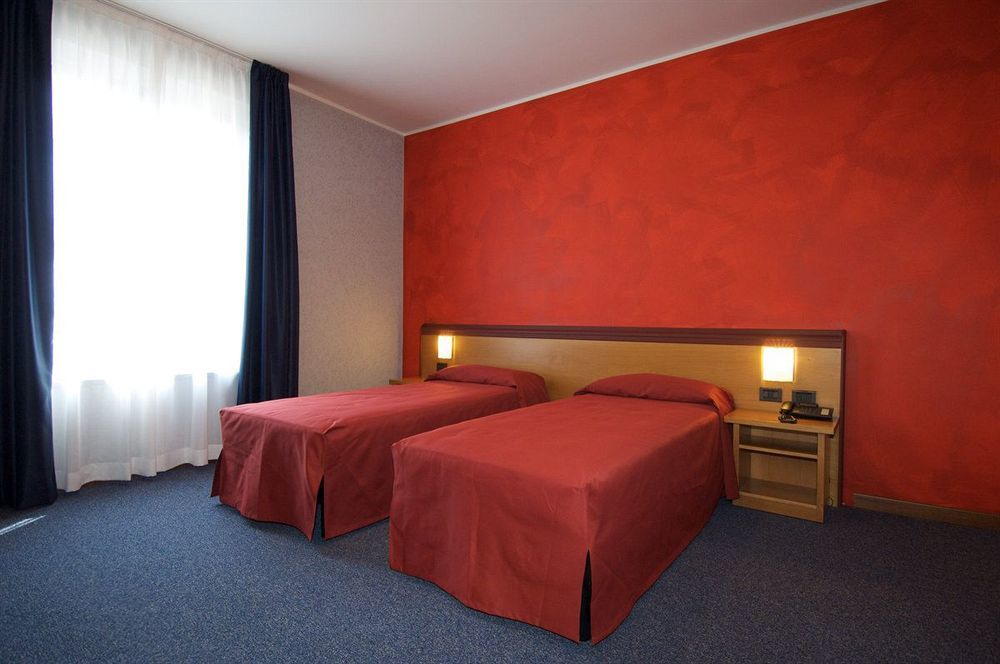 Hotel Residence Ducale Porto Mantovano Exterior foto